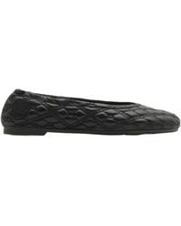 Burberry - Equestrian Knight-Embroidered Quilted Ballerina Shoes - Lyst