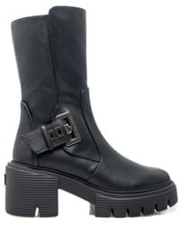Stuart Weitzman - Soho Buckle Detailed Boots - Lyst