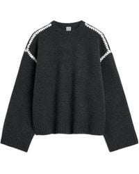 TOTEME - Totême Long Sleeved Crewneck Knitted Sweater - Lyst
