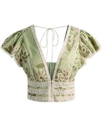 Alice + Olivia - Keeley Embroidered Flutter Sleeve Top - Lyst