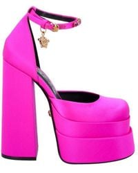 Versace - Medusa Head Charm Satin Platform Pumps - Lyst
