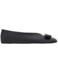 Ferragamo - Ferragamo Round Toe Bow Detailed Ballet Flats - Lyst