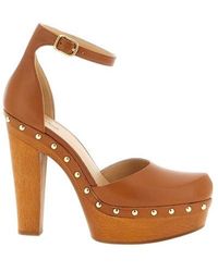 Chloé - Chloé Lola Studded Playform Pumps - Lyst