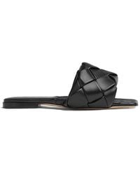 Bottega Veneta - Black Lamb Leather Flat Sandals - Lyst