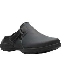 clarks black leather clogs