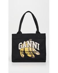 【送料&関税込】Ganni Black Shopper With Embroidered Logo On Ganni Shopper at Mayke.com