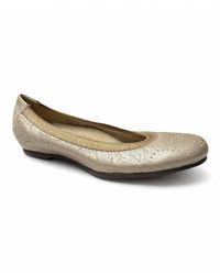 Munro - Brandi Flats - Lyst