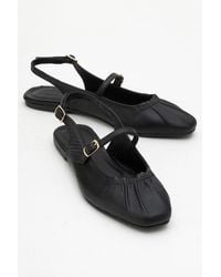 Forever & Always Shoes - Britney Leather Closed-Toe Sandal - Lyst