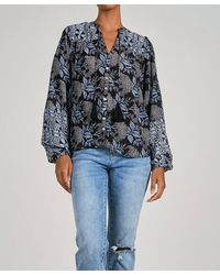 Elan - Printed V-Neck Top - Lyst