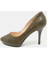Versace - Embroidered Leather Platform Pointed Toe Pumps - Lyst
