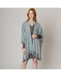 TRUEDAMES - Floral Solid Crochet Ruana Poncho - Lyst