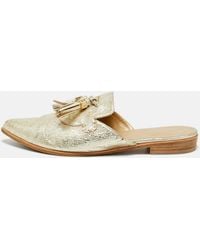 Stuart Weitzman - Texture Leather Tassel Pointed Toe Flat Mules - Lyst