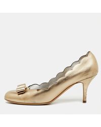 Ferragamo - Metallic Leather Carla Vara Bow Pumps - Lyst