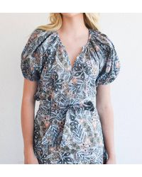 Never A Wallflower - Gathered V-Neck Top - Lyst