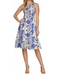 She + Sky - Cami Woven Floral Print Smocked Midi Dress - Lyst