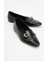 Forever & Always Shoes - Zarina Pointed Toe Leather Flats - Lyst