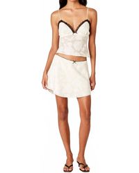 Nia - Tiny Skort - Lyst