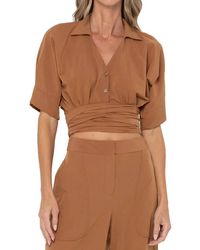 JBQ - Halle Short Sleeve Collared V Top - Lyst