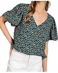 Eesome - V Neck Print Short Sleeve Top - Lyst