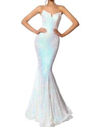 **Captivating Curves: Portia and Scarlett's Enchanting Mermaid Gown**