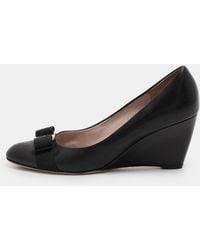Ferragamo - Leather Vara Bow Wedge Pumps - Lyst