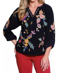Tru Luxe - Embroidered Split Neck Top - Lyst