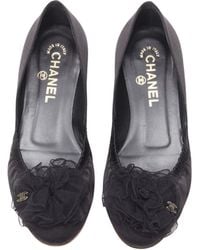 Chanel - 08c G G25751 Lace Camellia Floral Gold Cc Satin Ballet Flats - Lyst