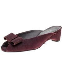 Stuart Weitzman - Burgundy Textured Suede Bow Peep Toe Slide Sandals - Lyst