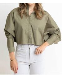 Karlie - Solid Poplin Ruffle Back Button Up Top - Lyst