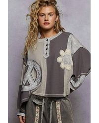 Pol - Crew Neck Peace Patch Floral Knit Top - Lyst