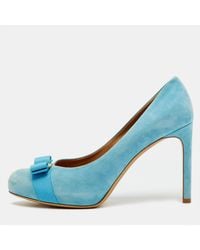 Ferragamo - Light Suede Vara Bow Platform Pumps - Lyst
