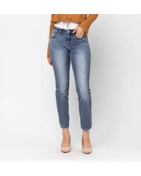 Judy Blue - Mid Rise Handsand Classic Slim Fit Jeans - Lyst