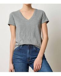 Lilla P - Short Sleeve Back Seam V-Neck Tee - Lyst