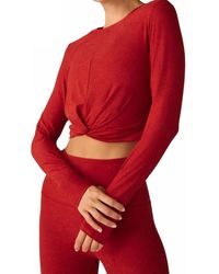 Beyond Yoga - Featherweight Center Stage Cropped Long Sleeve Pullover - Lyst