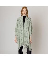 TRUEDAMES - Floral Solid Crochet Ruana Poncho - Lyst