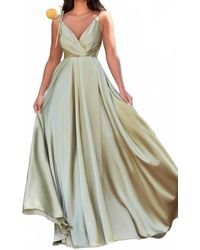Cinderella Divine - Flowy Satin V-Neck A-Line Gown With Leg Slit - Lyst