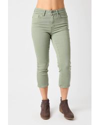 Judy Blue - Mid Rise Garment Dyed Non Distressed Capri Jeans - Lyst