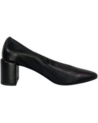 Halmanera - Stack Heel Round Toe Pump - Lyst
