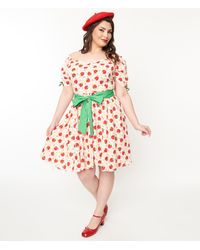 Unique Vintage - Plus Size Pink Floral Strawberries Dakota Flare Dress - Lyst