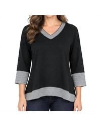 Lulu-B - V-Neck Button-Back Top - Lyst