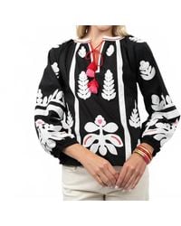 Ivy Jane - Applique V-Neck Top - Lyst