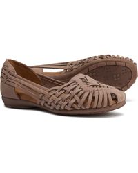 naturalizer huaraches