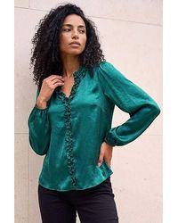 Roman - Roman Crinkle Satin Frill V-Neck Top - Lyst