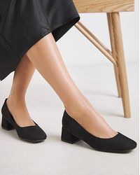 Heavenly Soles - Low Block Heel Court Shoes Wide - Lyst