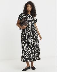 Simply Be - Mono Print Waffle Midi Dress - Lyst