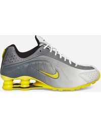 Nike - Shox R4 Se Sneakers Vast / Bright Citron - Lyst