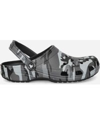 Crocs™ - Classic Camouflage Clogs Black / Slate Grey - Lyst