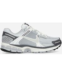 Nike - Wmns Zoom Vomero 5 Sneakers Pure Platinum / Metallic Silver - Lyst