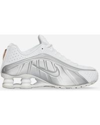 Nike - Wmns Shox R4 Sneakers - Lyst