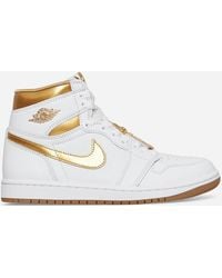 Nike - Wmns Air Jordan 1 Retro High Og Sneakers White / Metallic Gold - Lyst